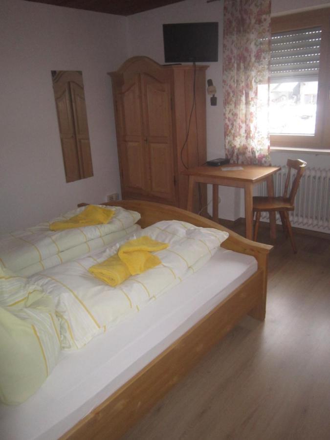 Hotel Garni Austermayer Traunreut Bagian luar foto