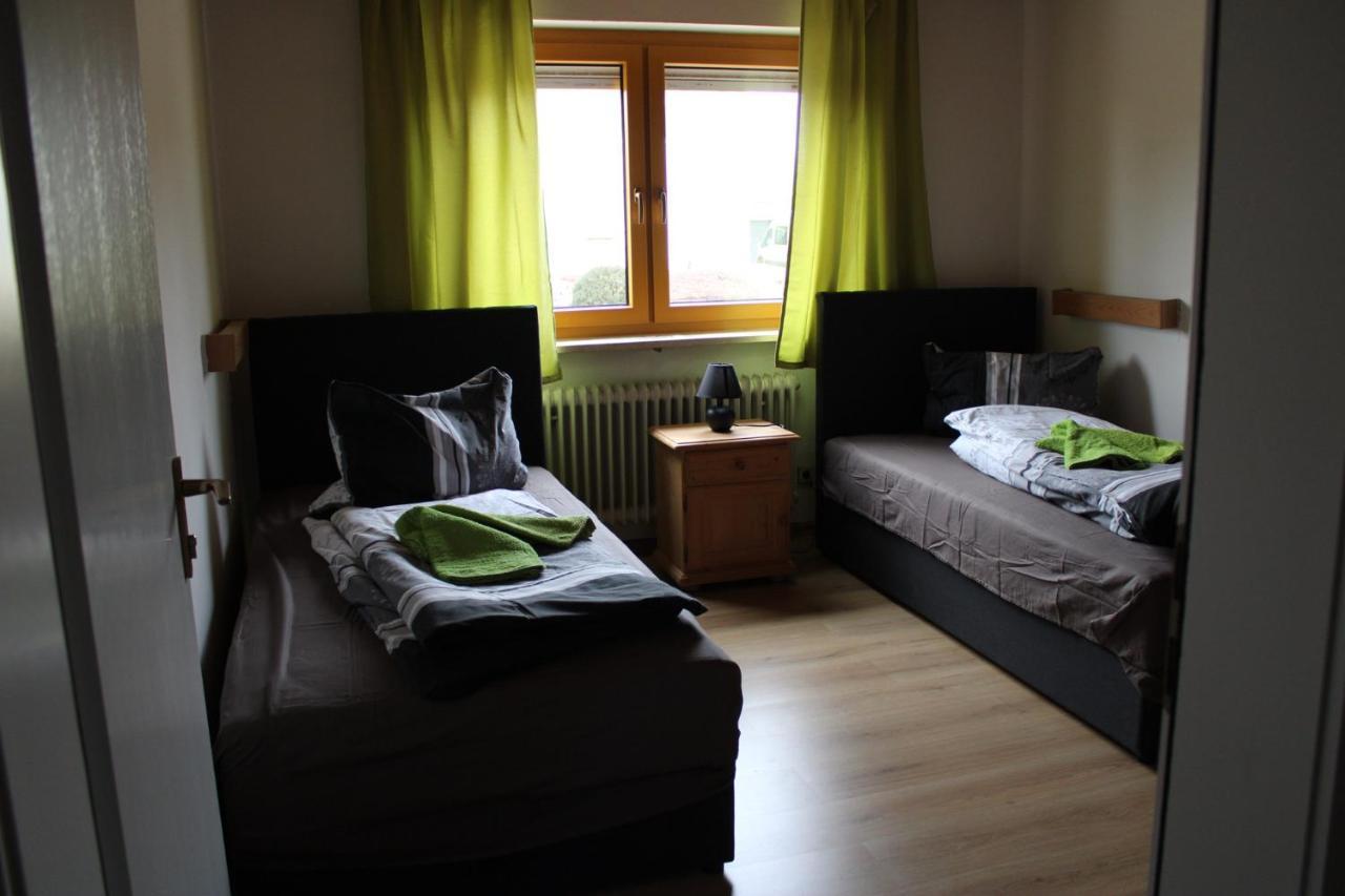 Hotel Garni Austermayer Traunreut Bagian luar foto